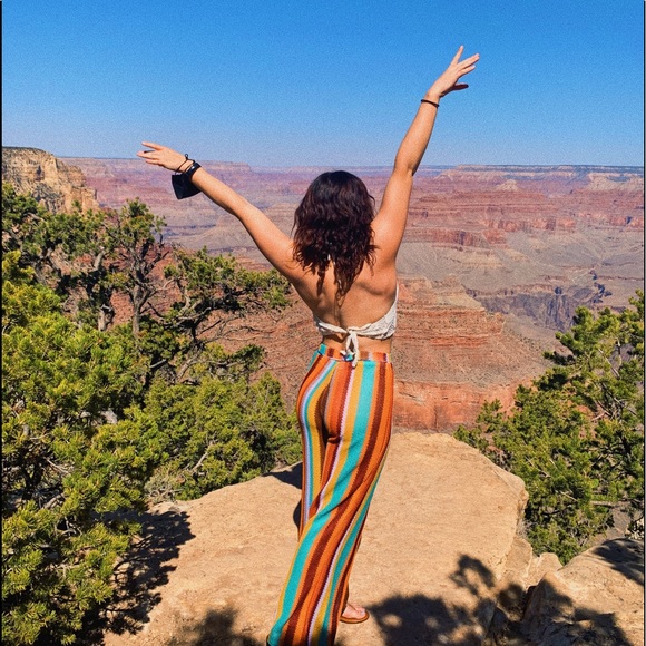 Meet your Posher, Nicole - Picture 3 of 12